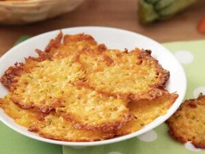 Prato branco com Chips Crocante de Vegetais