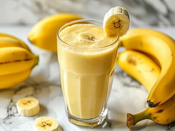 Smoothie de proteína com leite de coco e banana Smoothie de proteína com leite de coco e banana