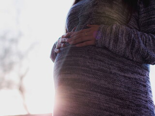 8 semanas de gestação Mãe com barriga de 8 semanas